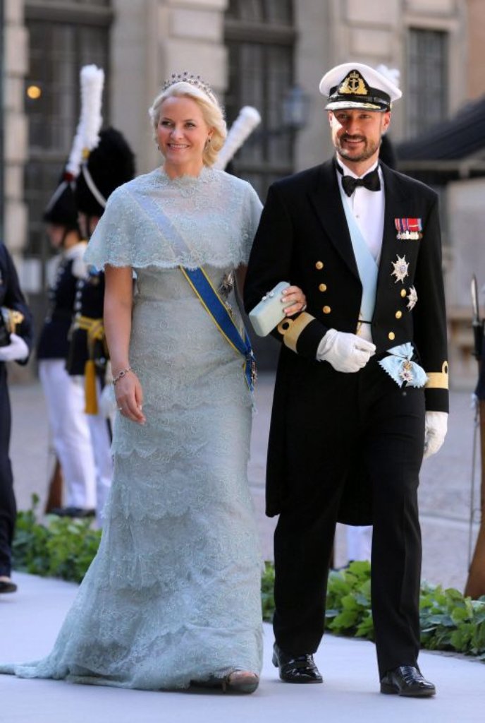 Am 8. Juni trifft sich der europäische Hochadel dann schon wieder in der Stockholmer Schlosskirche anlässlich der Trauung von Pronzessin Madeleine und Christopher ONeill. Ein Pflichttermin für das norwegische Paar.