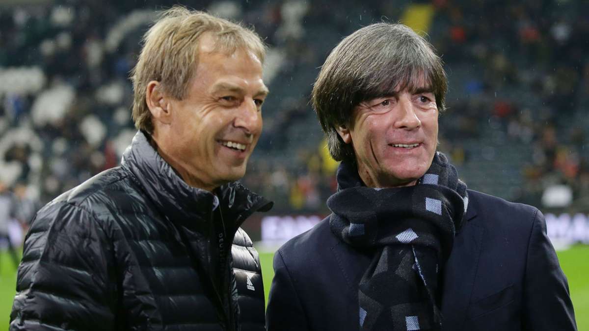  Mit Joachim Löws Abschied nach der Europameisterschaft 2021 endet die Amtszeit des zehnten deutschen Fußball-Nationaltrainers. In einer Bildergalerie blicken wir zurück auf seine Vorgänger und deren Wirken. 