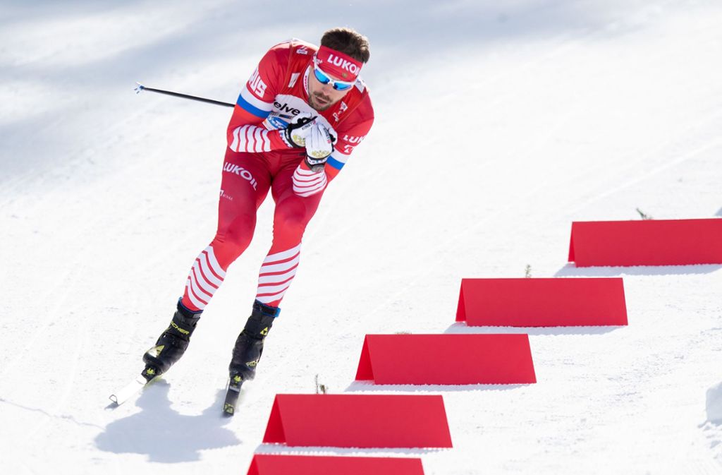 Sergej Ustjugow war bei der WM 2017 in Lahti mit zwei Gold- und drei Silbermedaillen der erfolgreichste Langläufer. Nachdem der Russe die Olympischen Spiele 2018 verpasst hat, weil ihn das IOC wegen seiner angeblichen Verwicklungen in den russischen Dopingskandal nicht zuließ, wollte es der 26-Jährige bei der WM 2019 in Seefeld allen Skeptikern zeigen. Bisher ist ihm das nicht gelungen. Im Sprint-Wettbewerb scheiterte er im Halbfinale nach einer Kollision mit Johannes Klaebo, dem er danach an die Gurgel ging – mit der Folge, dass er sogar noch disqualifiziert wurde. Und im Skiathlon über 30 Kilometer lief Ustjugow als Neunter weit hinterher, was seinen Frust auch nicht geschmälert haben dürfte. Ob er bei dieser WM noch die Wende zum Guten schafft?