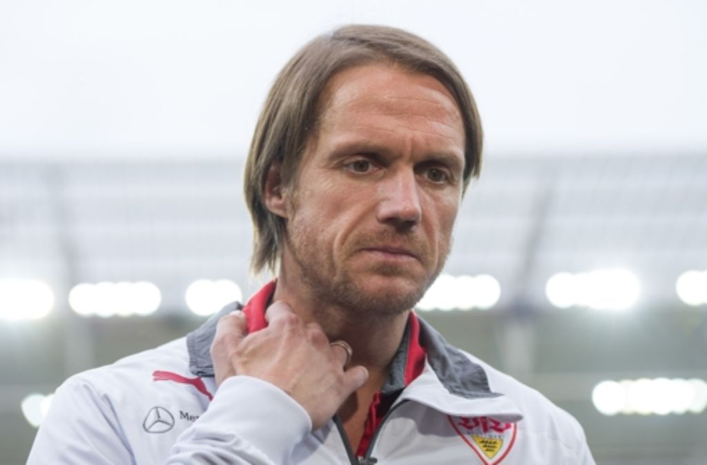 VfB-Trainer Thomas Schneider: „Ich bin natürlich absolut enttäuscht. Wir hatten uns viel vorgenommen, aber nur sehr wenig davon umsetzen können. Wir haben zu viele entscheidende Zweikämpfe verloren und hatten zu viele Fehler in unserem Spiel. “