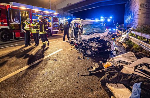 Drei Menschen starben bei einem Geisterfahrer-Unfall auf der A8 bei Pforzheim. Foto: 7aktuell.de/Alexander Hald/7aktuell.de | Alexander Hald
