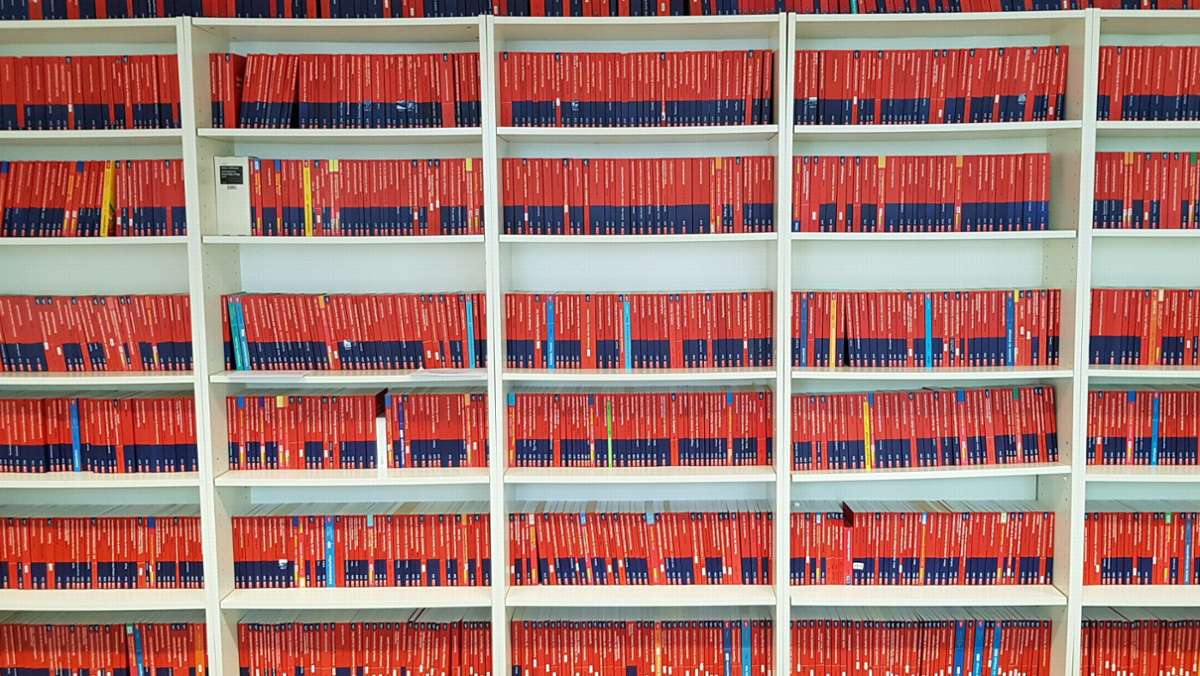  In den roten Universitäts-Taschenbüchern lebt ein rebellischer Impuls. Seit fünfzig Jahren trotzt die Stuttgarter Verlagsgemeinschaft UTB den großen Konzernen. 
