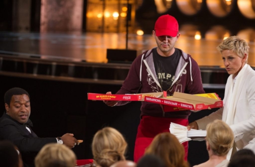 Ein Stück Pizza kann man nicht nur vor dem Fernseher genießen - auch in der Oscar-Live-Show griffen die Hollywoodstars zu.