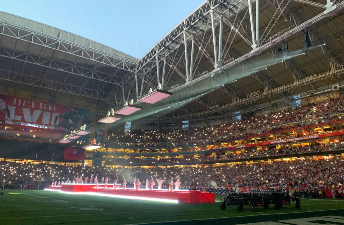 Beim Super Bowl in Glendale/Arizona trat Popstar Rihanna auf.
