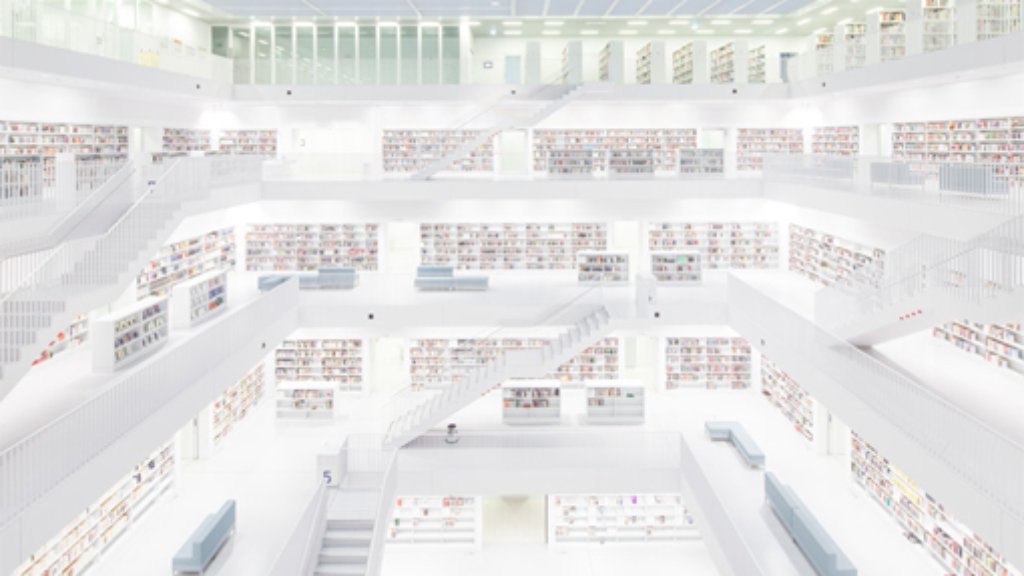 Stuttgart: Stadtbibliothek in besonderem Licht