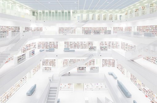 Der Berliner Fotograf Felix Loechner setzt die Stuttgarter Stadtbibliothek in besonderes Licht. Foto: Felix Loechner