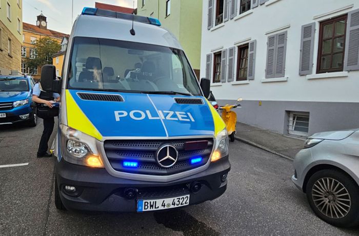 Unfall in Stuttgart-Münster: Vorfahrtsverletzung führt zu verletzter Person und hohem Sachschaden