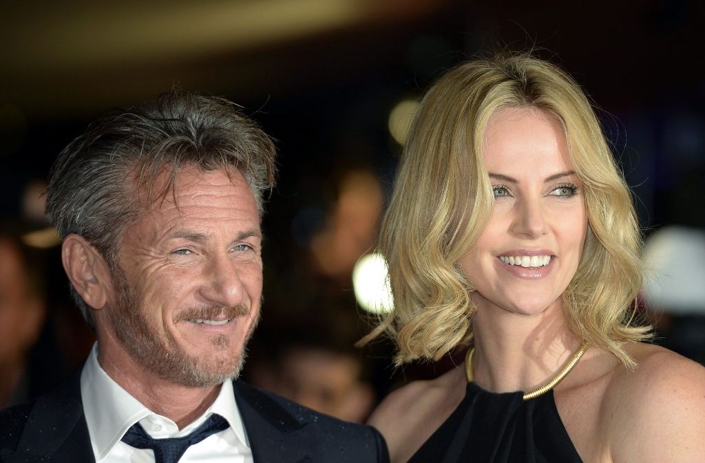 Von Dezember 2013 bis Juni 2015 war Theron mit dem US-Schauspieler Sean Penn liiert, zeitweise verlobt. Dem „Wall Street Journal“ gegenüber erklärte sie damals, dass sie sich nach anderthalb Jahren einfach auseinander gelebt hatten.