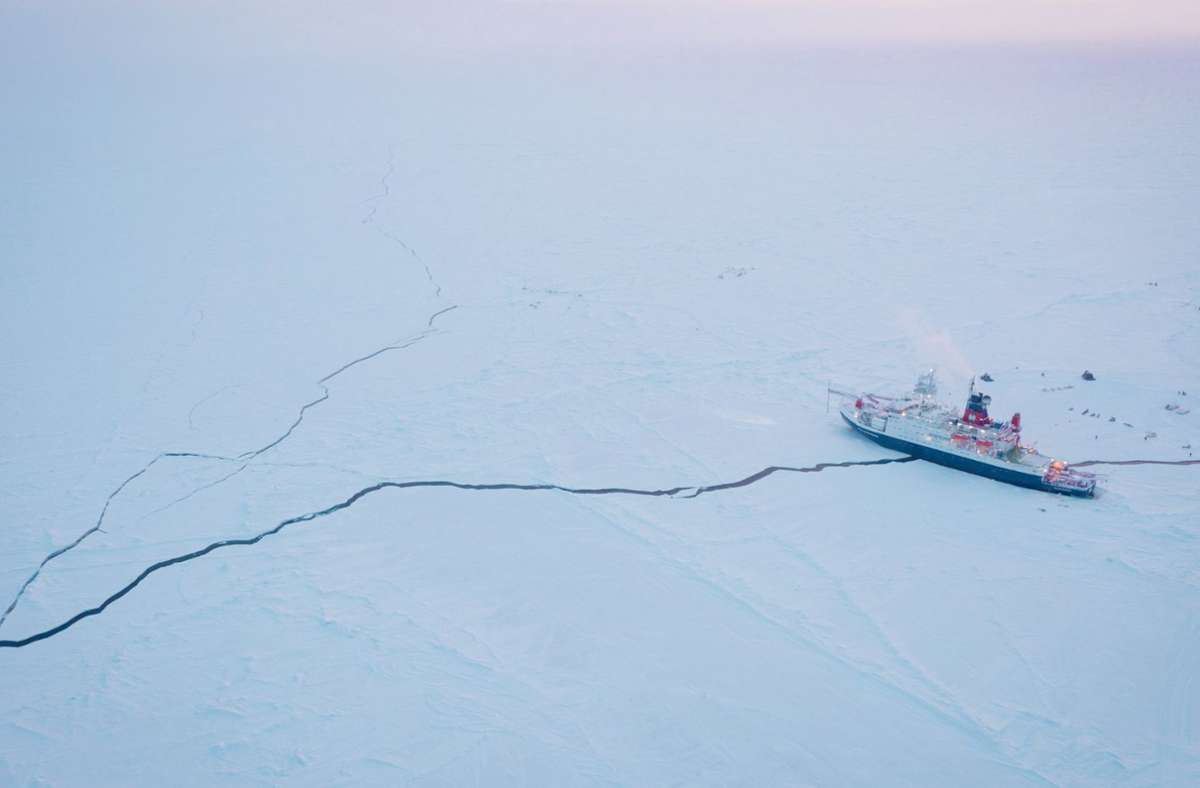 Auf seiner letzten Mission trieb das Forschungsschiff Polarstern ein Jahr lang festgefroren im ewigen Eis durch die Arktis. Mit an Bord ist auch Technik aus Freiberg.