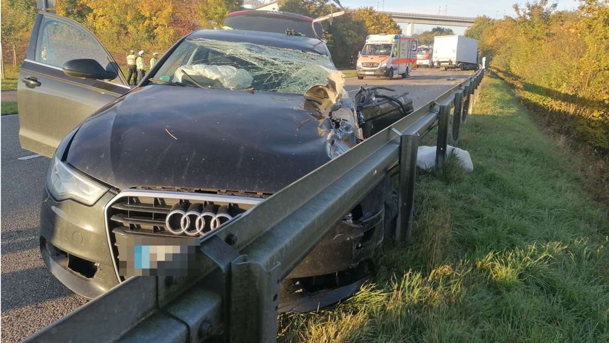 Zwischen Enzweihingen und Oberriexingen: 29-jähriger Audi-Fahrer nach Unfall mit Laster gestorben