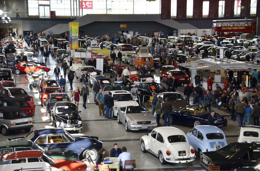 Die Oldtimermesse in Stuttgart ist zentraler Treffpunkt für Liebhaber und Sammler automobiler Legenden.
