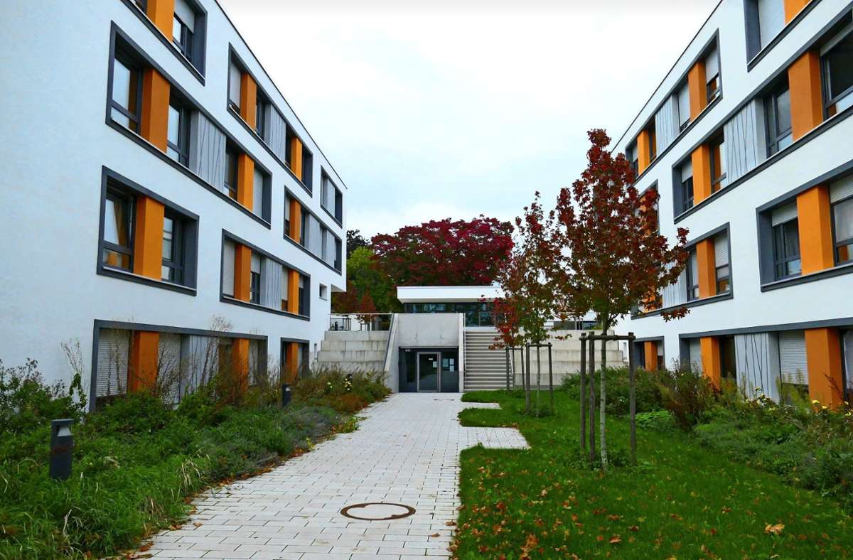 In den  Wohnheimen des  Studierendenwerks in Hohenheim, im Bild das  an der Egilolfstraße, gibt es derzeit keine freien Zimmer mehr. Foto: Torsten Schöll