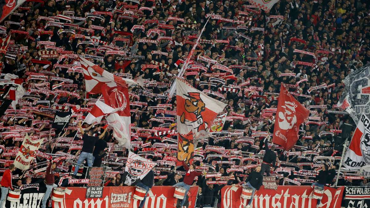 Ultras des VfB Stuttgart: Fankalender wird jetzt auch im Buchhandel verkauft
