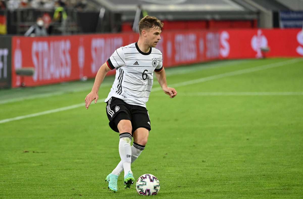 Joshua Kimmich (Deutschland, 26, Bayern München): Der Ex-VfB-Akteur hat sich zu einem absoluten Führungsspieler entwickelt – und zu einem Strategen, dem man im DFB-Team die Kapitänsbinde zutraut. Kimmich ist der Anker in der Mannschaft von Joachim Löw.