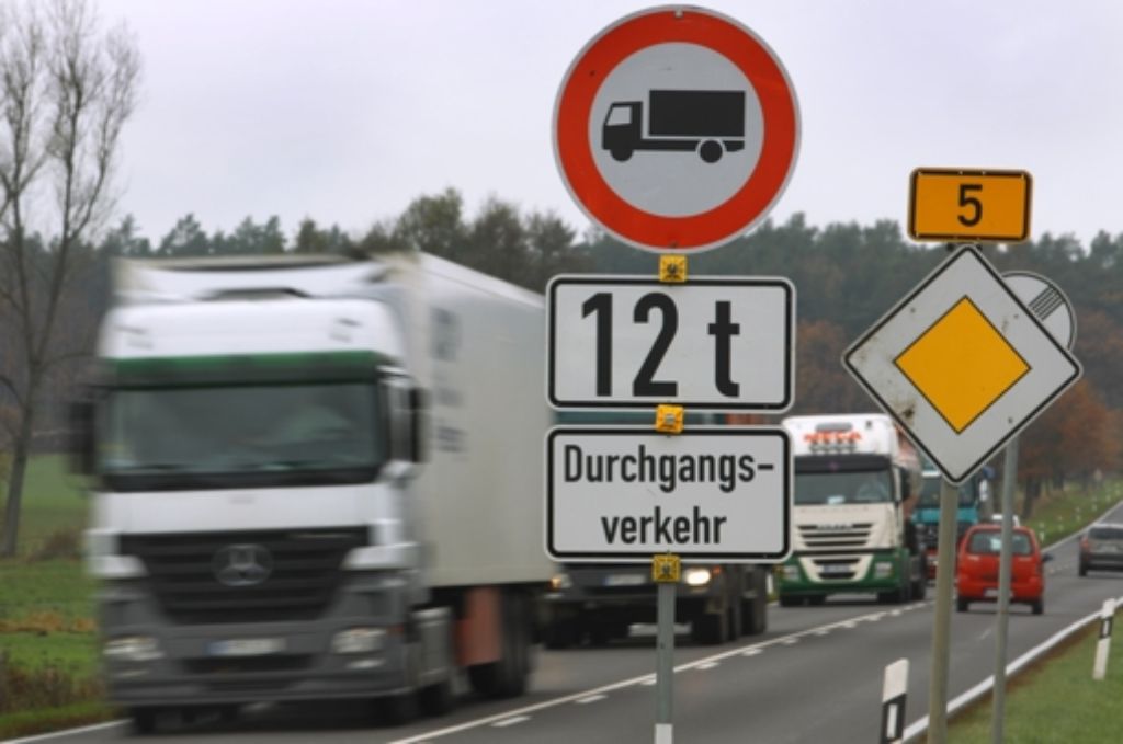 LKW-Maut: Ab zwölf Tonnen muss gezahlt werden - Stuttgart