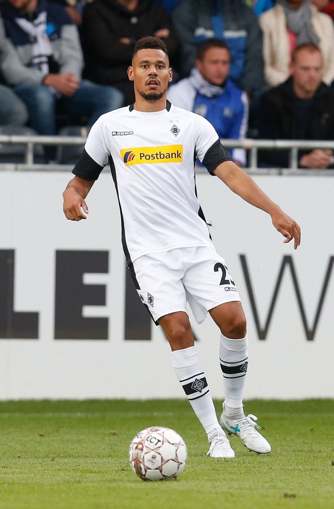 Innenverteidiger Timothée Kolodziejczak kam im Winter 2016/17 aus dem warmen Sevilla zu Borussia Mönchengladbach. Zuvor hatte er für verschiedene französische Klubs gespielt, darunter Olympique Lyon.