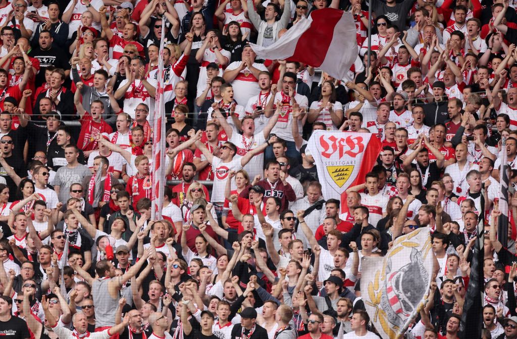 Platz 4: Der VfB Stuttgart ist zurück in der 1. Bundesliga. 31.500 Fans werden das mit einer Dauerkarte feiern.