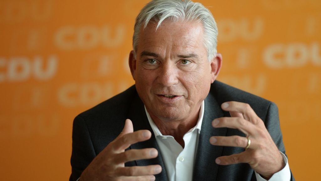 Randale bei Schorndorfer Woche: Innenminister Strobl verurteilt Gewalt gegen Polizei