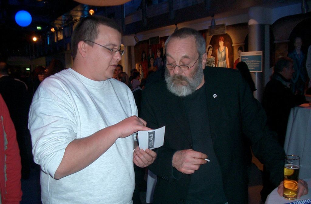 Arne Ollig und Harry Rowohlt, der den „Penner Harry“ spielte.