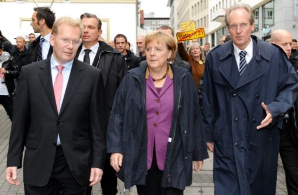 Vor der Veranstaltung auf dem Marktplatz war Angela Merkel gemeinsam mit dem OB-Kandidaten Sebastian Turner in der Stuttgarter Innenstadt unterwegs.
