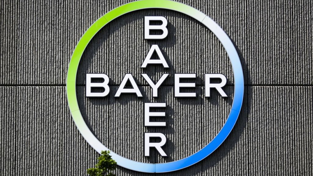  Der Chemiekonzern Bayer hat den US-Agrarkonzern Monsanto 66 Milliarden Dollar gekauft. 
