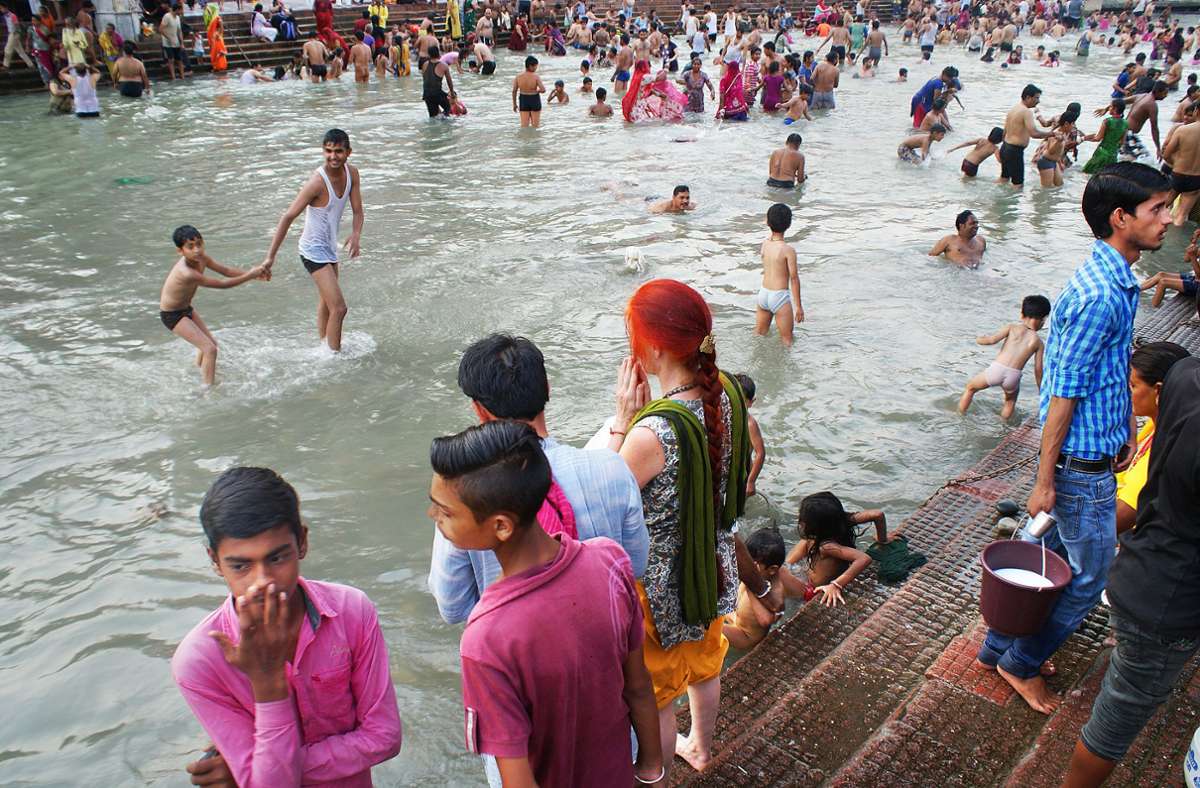 Abendliches Opferritual am Ganges