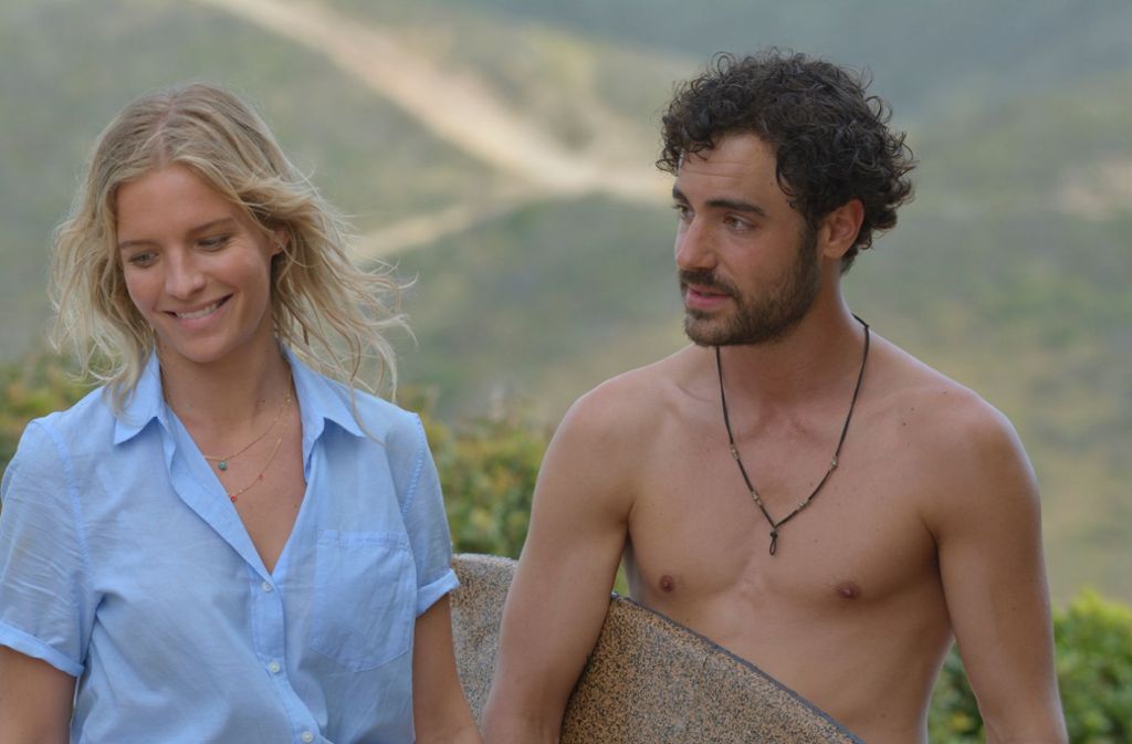 Giovanni Funiati spielt in „Ein Sommer an der Algarve“ den smarten Surfer Miguel, Kollegin Bea Brocks eine Meeresbiologin.