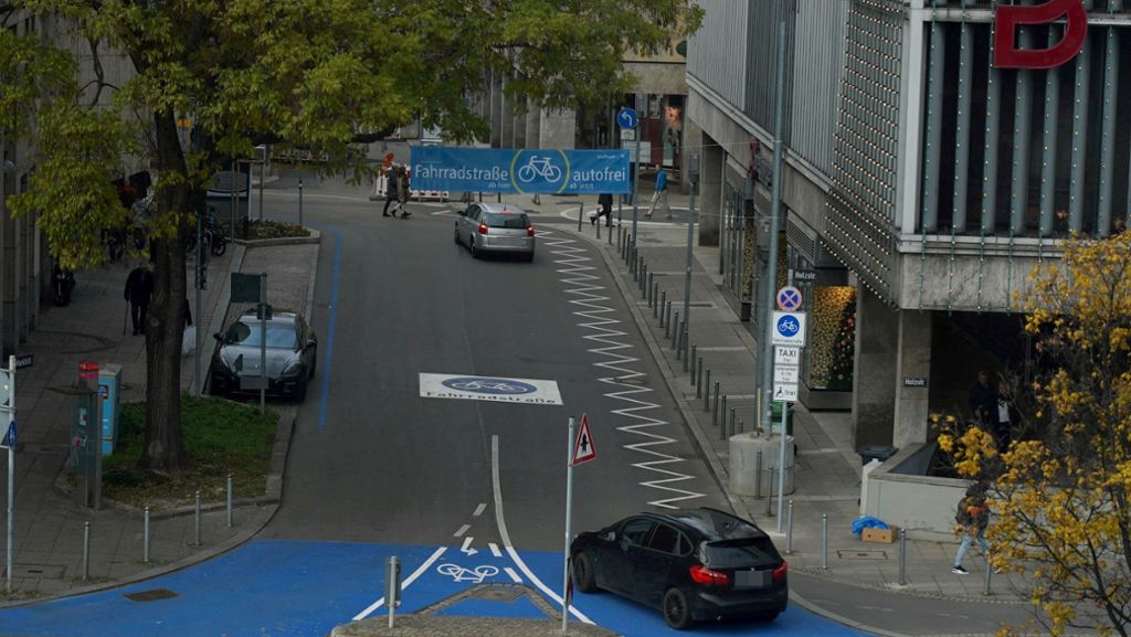 Fahrradstraße  in Stuttgart-Mitte: Warum noch immer Autos durch die Eberhardstraße fahren