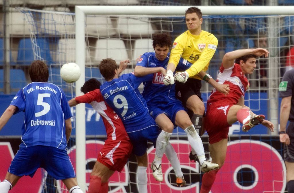 Ein 1:1 haben wir noch. Am 15. März 2008 bekamen die 25 000 Zuschauer im Ruhrstadion Magerkost vom Allerfeinsten angeboten. Christoph Dabrowski brachte den VfL in Führung und der heutige VfB-Vorstandsvorsitzende Thomas Hitzlsperger glich kurz nach der Pause aus.