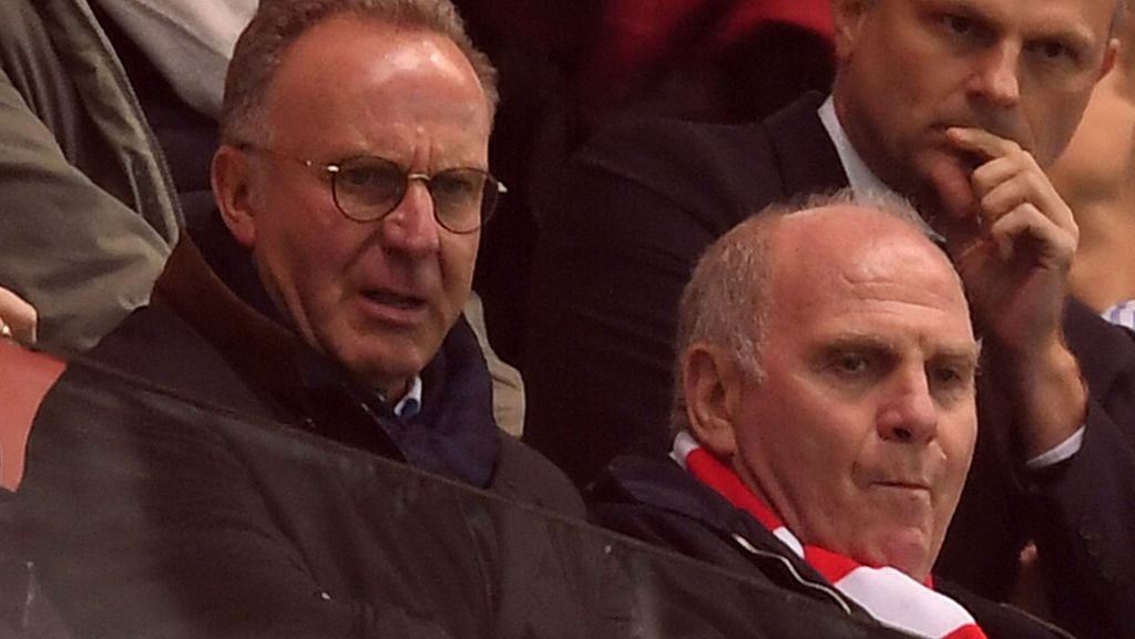  Uli Hoeneß und Karl-Heinz Rummenigge, die Chefs des FC Bayern, lassen keine Gelegenheit aus, anderen vors Schienbein zu treten. Ganz nach dem Motto: Bloß kräftig draufhauen, wenn einer schon am Boden liegt. 