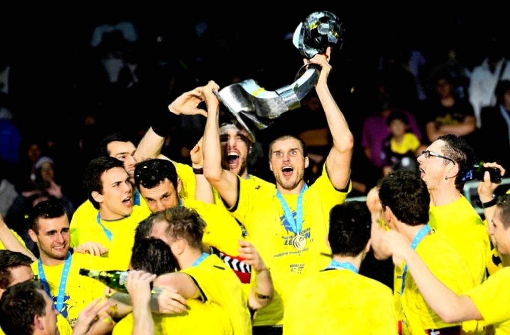 Der Pokal gehört uns: In Nantes gewinnen die Rhein-Neckar Löwen den EHF-Cup.