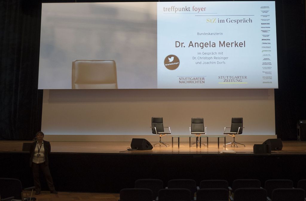 Es ist angerichtet: Die Kanzlerin zu Gast bei der gemeinsamen Podiumsdiskussion von Stuttgarter Nachrichten und Stuttgarter Zeitung