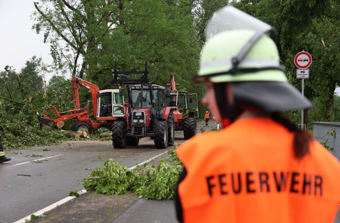 Unwetter in Nordrhein-Westfalen: Mutmaßlicher Tornado richtet massive Schäden in Lippstadt an