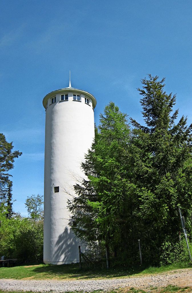 Alter Wasserturm: Der Turm liegt auf dem Kühlenberg bei Jettingen, dem höchsten Punkt im Landkreis Böblingen.Service: Alter Wasserturm, Jettingen. April bis September am ersten Sonntag des Monats von 9-18 Uhr geöffnet. Eintritt frei. Weitere Infos unter Telefon 0 74 52 / 74 40.