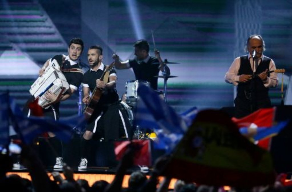 Die griechische Band Koza Mostra schaffte gemeinsam mit dem Sänger Agathon Iakovidis (rechts) den Einzug ins Finale.
