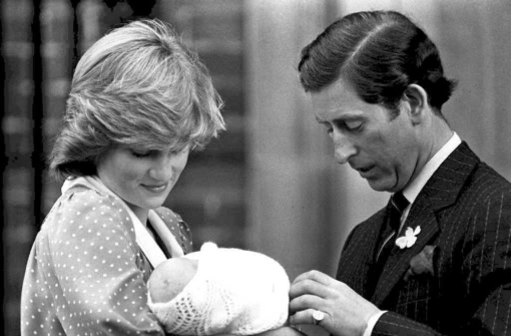 William wird am 21. Juni 1982 als erster Sohn des britischen Thronfolgerpaares Diana und Charles geboren. Er wächst im Palast auf und beginnt im Jahr 2001 sein Studium der Kunstgeschichte an der schottischen Universität St. Andrews.dpa