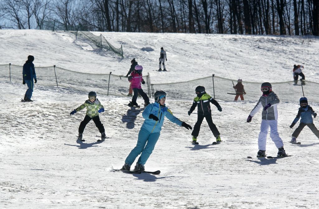 Auch der Skilift ist am Wochenende gelaufen – sehr zur Freude der Skilehrer und ihrer Schüler.