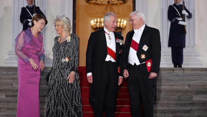 Charles und Camilla im Schloss Bellevue: Königspaar mit Merkel und Campino beim Staatsbankett