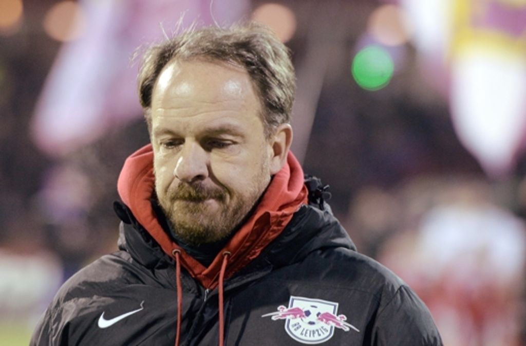 Nach gut zweieinhalb Jahren gehen Zorniger und RB Leipzig getrennte Wege. Der Club entlässt den Trainer Mitte Februar 2015 nach einem Fehlstart nach der Winterpause.