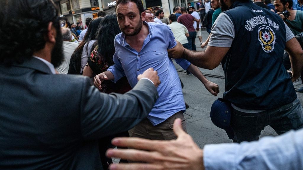 Istanbul: Demonstration gegen Islamisten gewaltvoll beendet