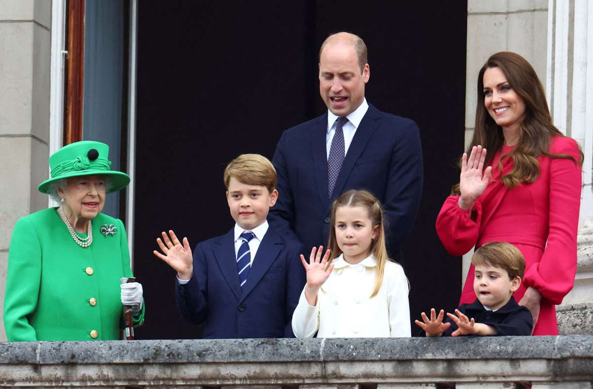 Beim „Platinum Jubilee“ im Sommer 2022 hatten die Cambridges noch zusammen mit der Queen auf dem Balkon von Buckingham Palace gestanden.