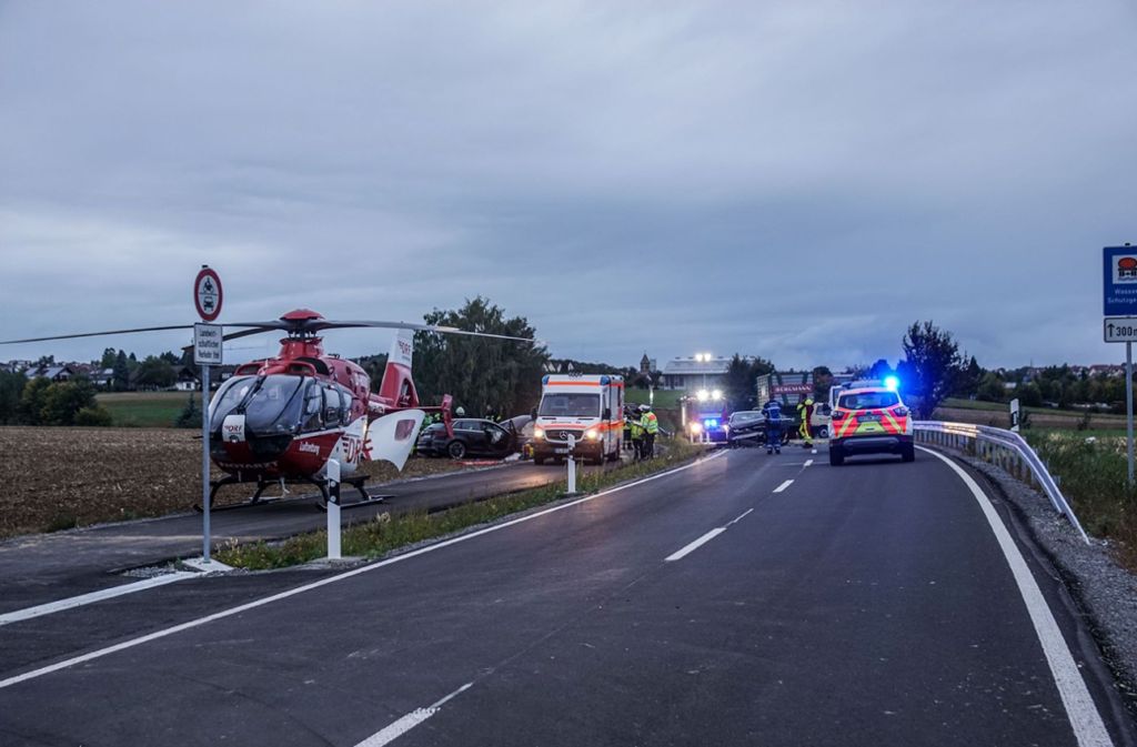 Eine 25-Jährige musste mit dem Rettungshubschrauber in ein Krankenhaus geflogen werden.