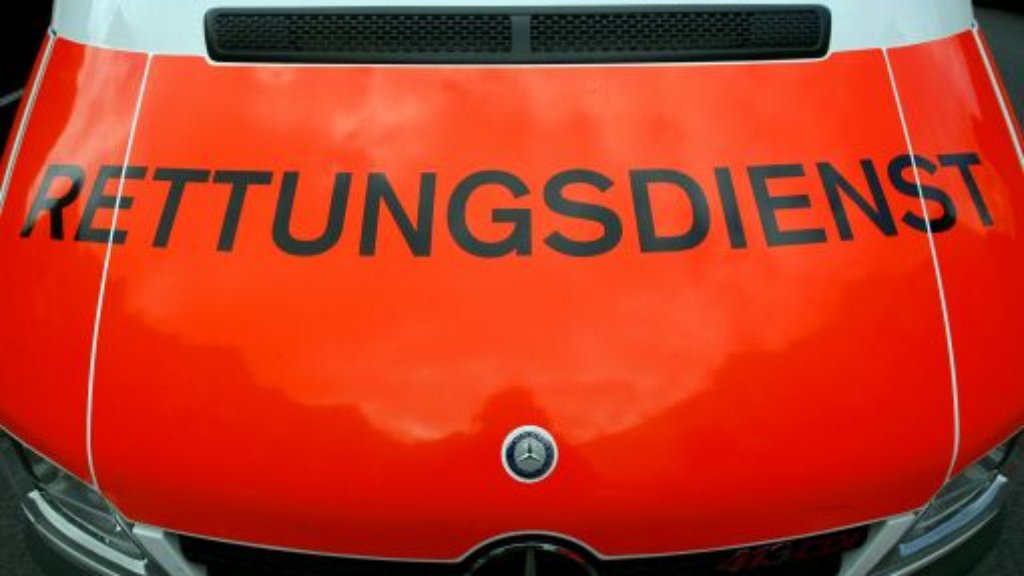  Eine 15-Jährige überquert bei Gerlingen eine Straße, wird von einem Auto erfasst und schwer verletzt. Weitere Meldungen der Polizei aus der Region Stuttgart. 