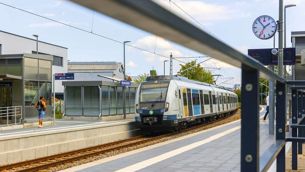 Einweihung Bahnhof in Kernen: Ohne stolpern geht’s in die S-Bahn