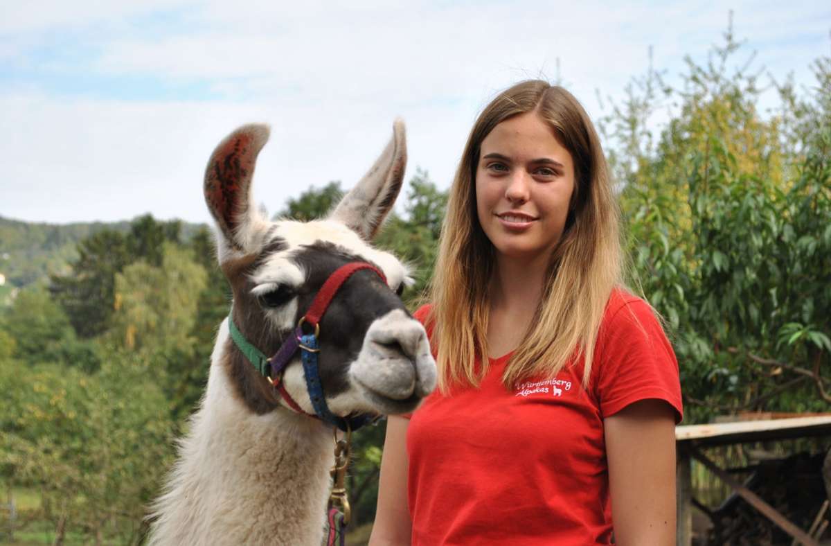 Tochter Vanessa Schäfer kümmert sich vor allem um die Lamas.