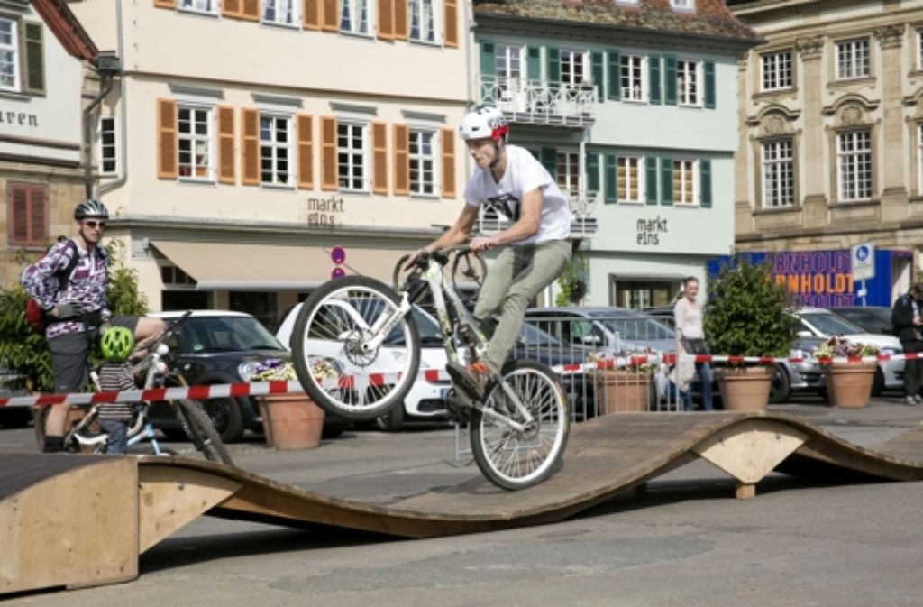 Auf dem Pumptrack zeigt jeder Mountainbiker gern, was er kann. Foto: Horst Rudel