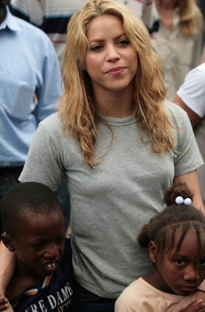 Seit 2003 reist Popstar Shakira für Unicef durch die Welt - zum Beispiel auch nach Haiti.