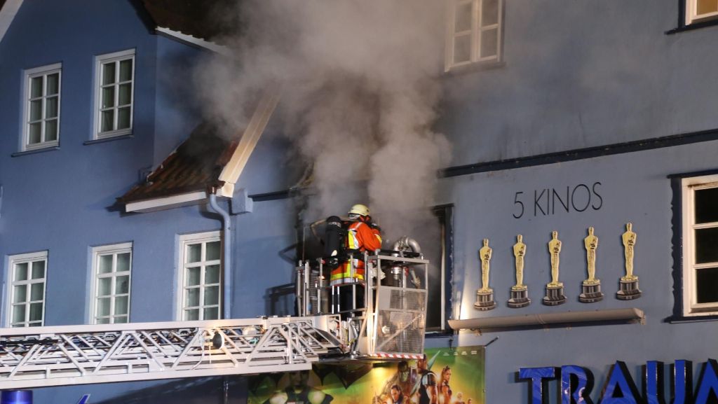Backnang: Mann springt aus brennendem Haus-  und verletzt sich schwer