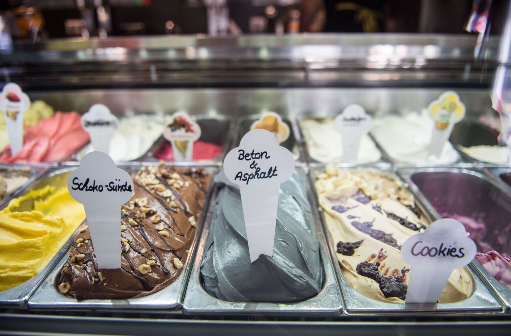 KURIOSE SORTEN: Ein Dauerbrenner sind ungewöhnliche Eissorten. Gewöhnungsbedürftig ist eine aus Stuttgart: Das Eiscafé „Flori Palma“ verkauft die Sorte „Asphalt und Beton“.