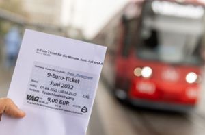 Verbraucherzentrale sieht möglichen „Booster für Busse und Bahn“